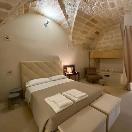Palazzo De Carlo E Il Parco Dei 7 Pozzi Bed & Breakfast Lecce Eksteriør bilde