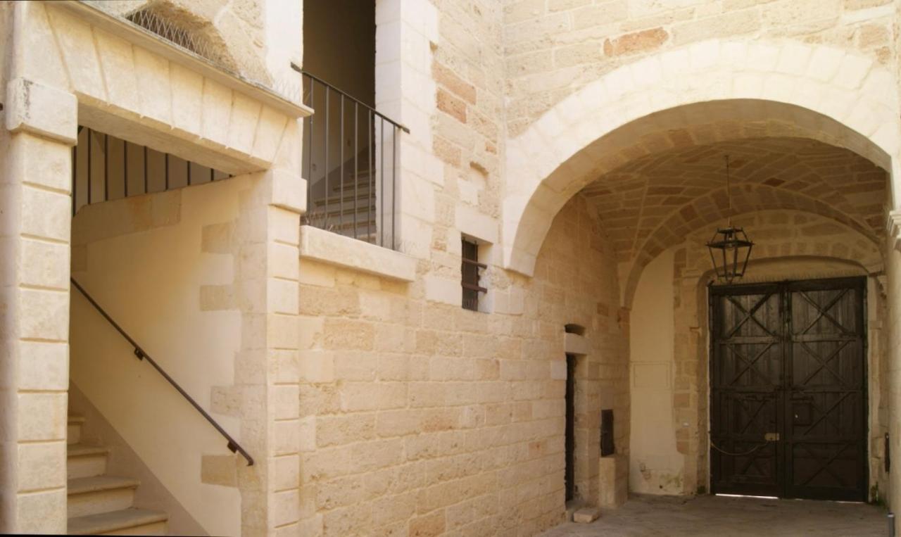 Palazzo De Carlo E Il Parco Dei 7 Pozzi Bed & Breakfast Lecce Eksteriør bilde