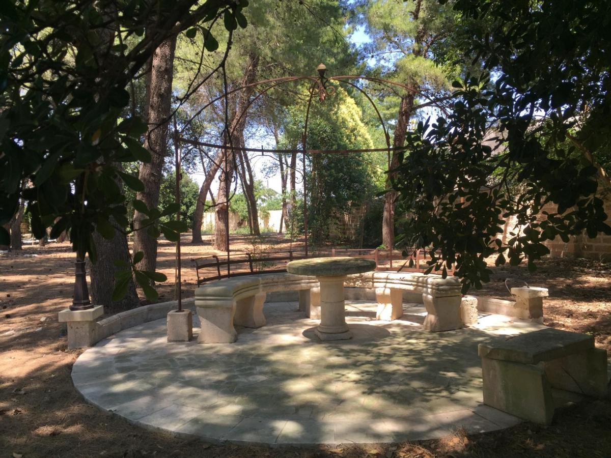 Palazzo De Carlo E Il Parco Dei 7 Pozzi Bed & Breakfast Lecce Eksteriør bilde