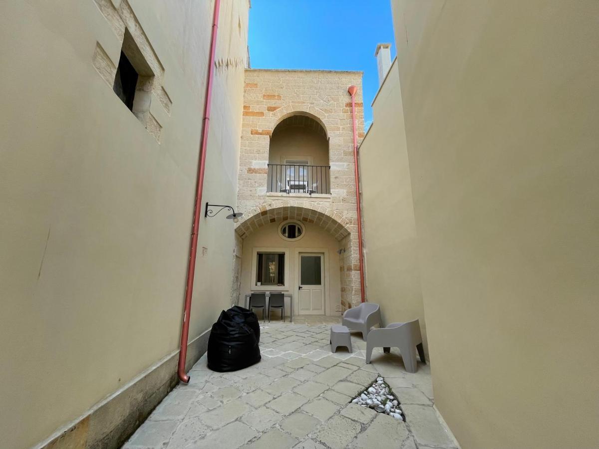 Palazzo De Carlo E Il Parco Dei 7 Pozzi Bed & Breakfast Lecce Eksteriør bilde