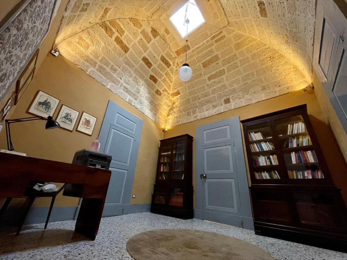 Palazzo De Carlo E Il Parco Dei 7 Pozzi Bed & Breakfast Lecce Eksteriør bilde
