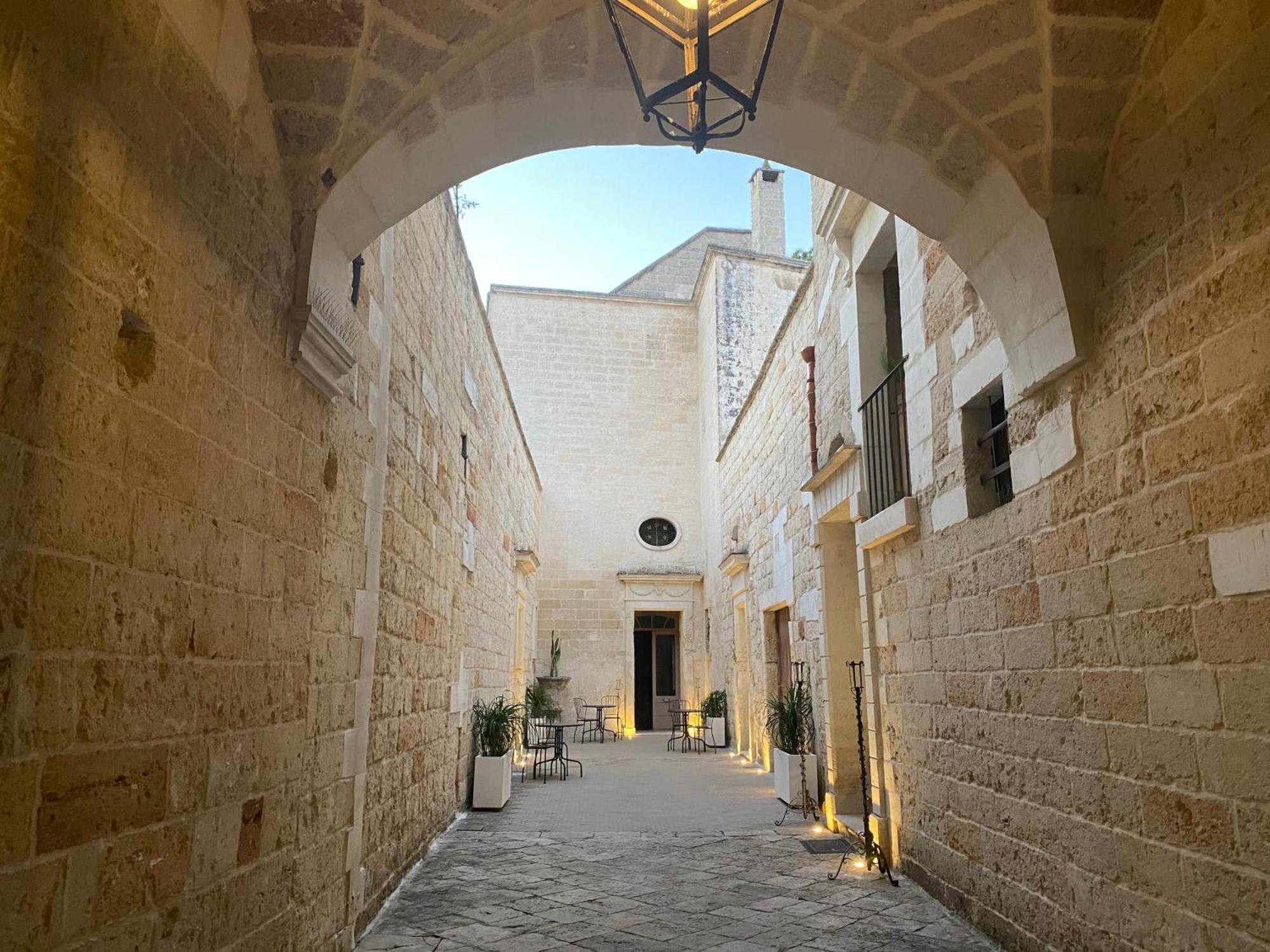 Palazzo De Carlo E Il Parco Dei 7 Pozzi Bed & Breakfast Lecce Eksteriør bilde