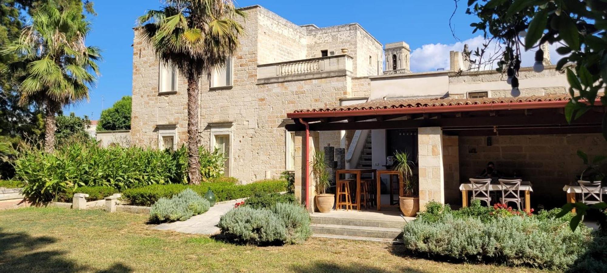 Palazzo De Carlo E Il Parco Dei 7 Pozzi Bed & Breakfast Lecce Eksteriør bilde