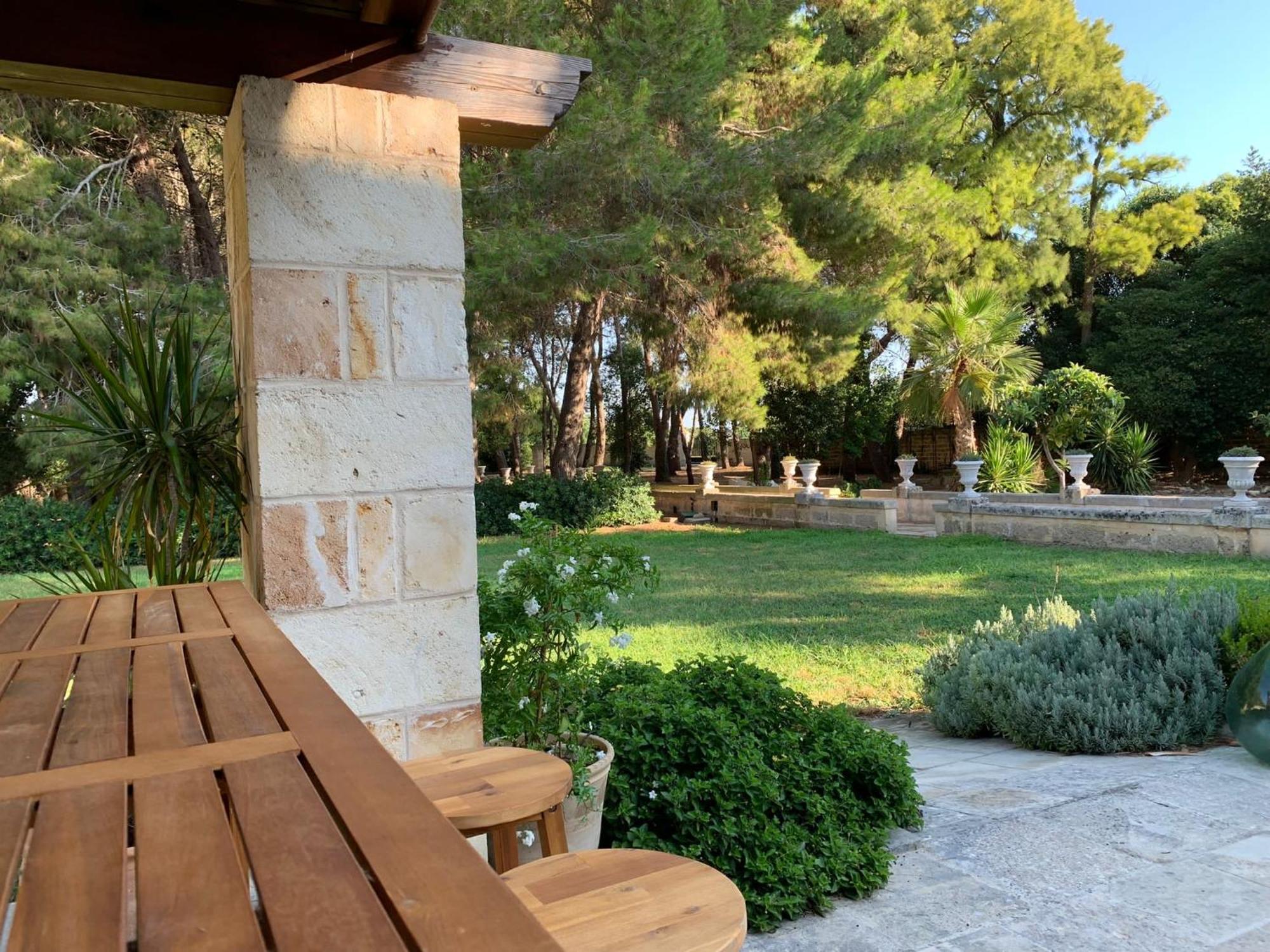 Palazzo De Carlo E Il Parco Dei 7 Pozzi Bed & Breakfast Lecce Eksteriør bilde