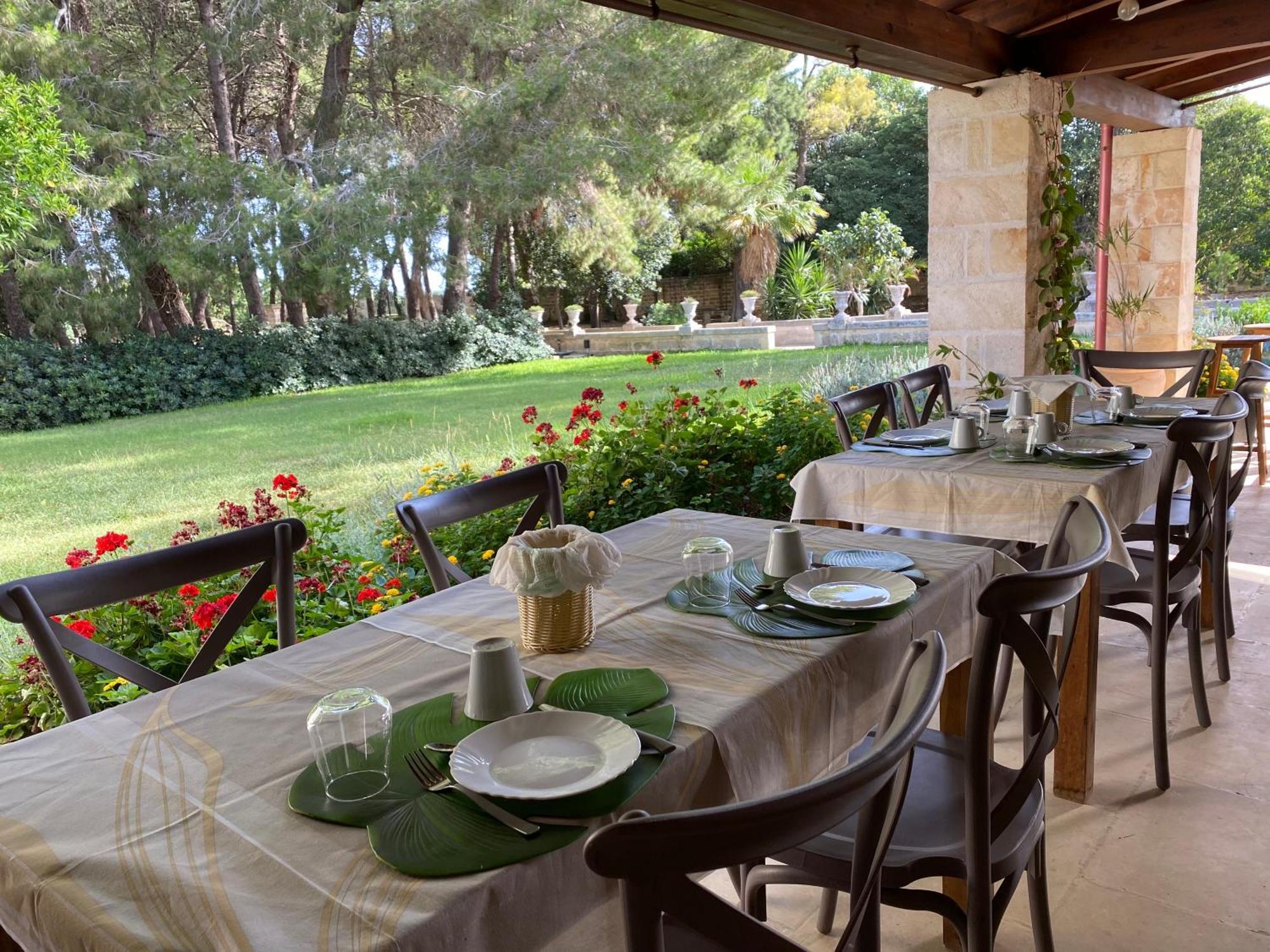 Palazzo De Carlo E Il Parco Dei 7 Pozzi Bed & Breakfast Lecce Eksteriør bilde