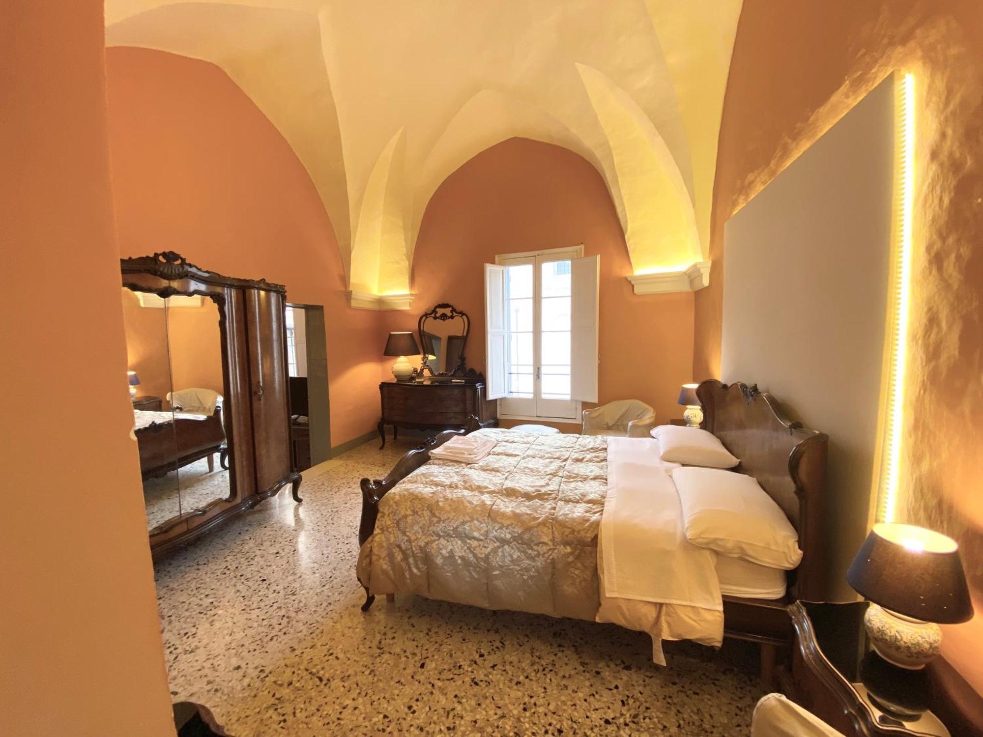 Palazzo De Carlo E Il Parco Dei 7 Pozzi Bed & Breakfast Lecce Eksteriør bilde